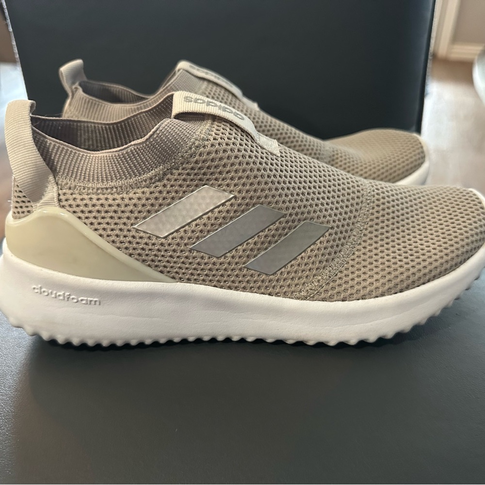 Slip on tennis shoes.